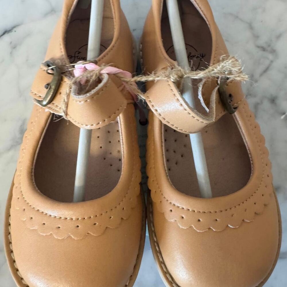 NWT SweetHoney Cognac Scalloped Mary Janes Size 8